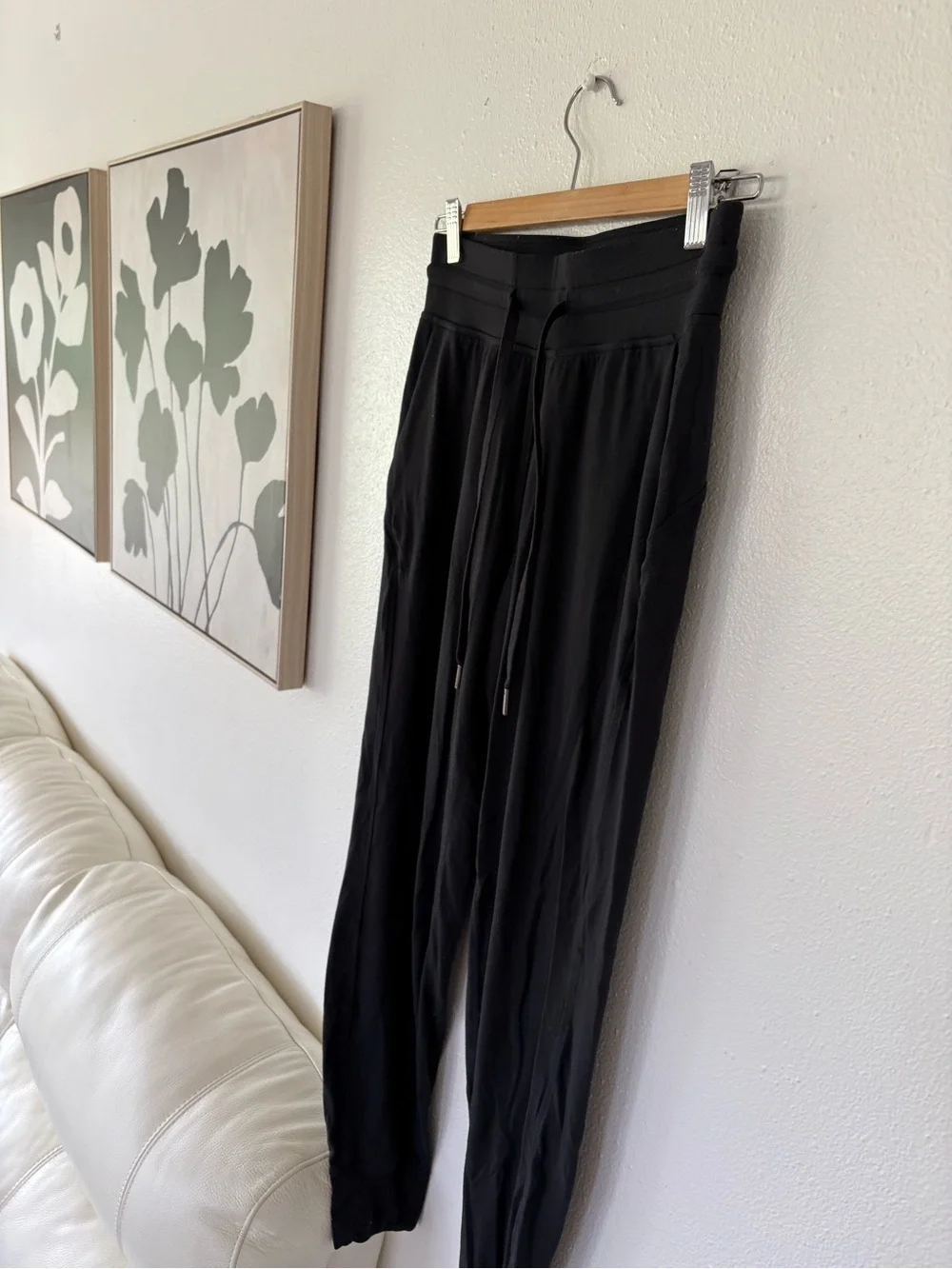 Lululemon Black Drawstring Align Joggers M - Picture 4 of 7